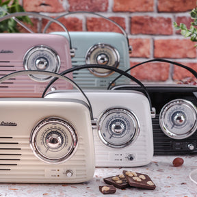 Chrome retro radio with bluetooth speaker by Vintage Cuisine